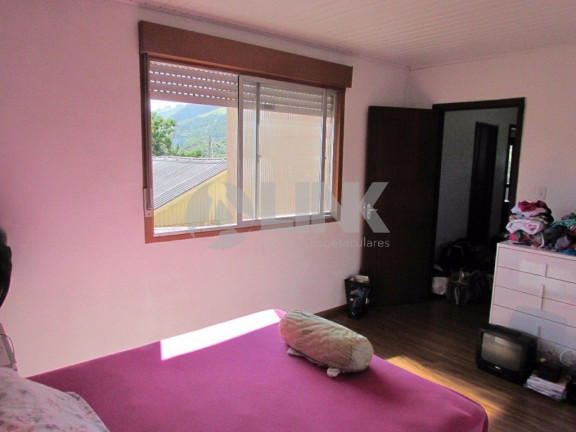 Imagem Casa com 4 Quartos à Venda, 200 m² em Jardim Carvalho - Porto Alegre Imagem Casa com 4 Quartos à Venda, 200 m² em Jardim Carvalho - Porto Alegre