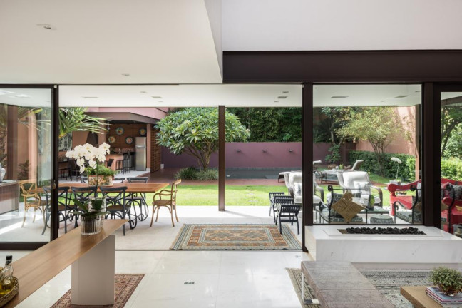 Imagem Casa com 4 Quartos à Venda, 591 m² em Jardim Guedala - São Paulo