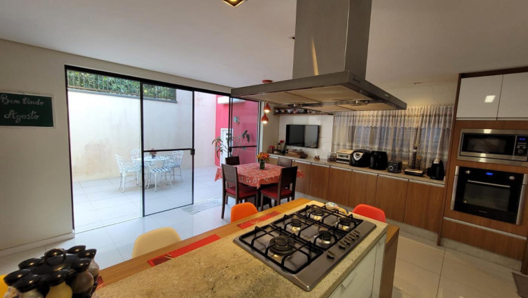 Imagem Casa à Venda, 347 m² em Floresta - Joinville