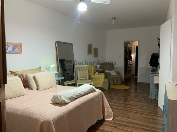 Imagem Casa com 8 Quartos à Venda, em Barreira Cravo - Volta Redonda Imagem Casa com 8 Quartos à Venda, em Barreira Cravo - Volta Redonda
