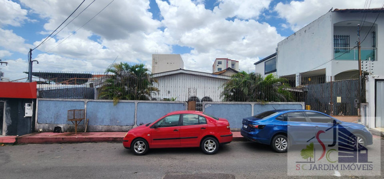 Casa com 3 Quartos à Venda, 221 m² em Parque 10 De Novembro - Manaus