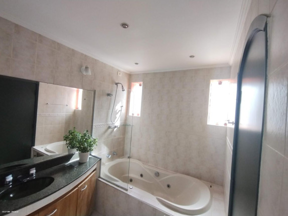 Imagem Casa com 5 Quartos para Alugar ou Temporada, 400 m² em Jardim Virgínia - Guarujá Imagem Casa com 5 Quartos para Alugar ou Temporada, 400 m² em Jardim Virgínia - Guarujá