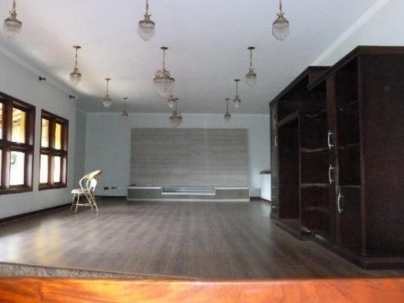Casa com 6 Quartos à Venda,  em Centro - Santa Isabel