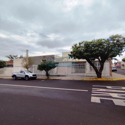 Imagem Casa com 3 Quartos à Venda, 208 m² em Centro - Birigui Imagem Casa com 3 Quartos à Venda, 208 m² em Centro - Birigui