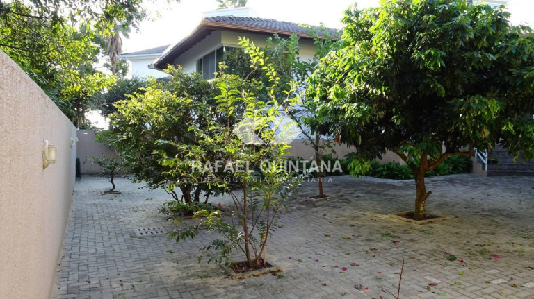 Imagem Casa com 4 Quartos à Venda, 340 m² em Córrego Grande - Florianópolis Imagem Casa com 4 Quartos à Venda, 340 m² em Córrego Grande - Florianópolis
