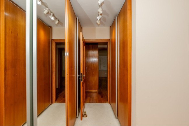 Imagem Imóvel com 4 Quartos à Venda, 247 m² em Vila Suzana - São Paulo Imagem Imóvel com 4 Quartos à Venda, 247 m² em Vila Suzana - São Paulo