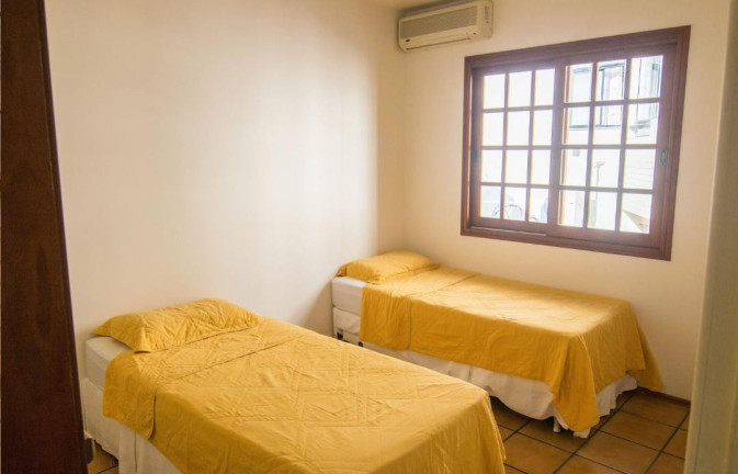 Imagem Sobrado com 2 Quartos para Alugar,  em Canasvieiras - Florianópolis