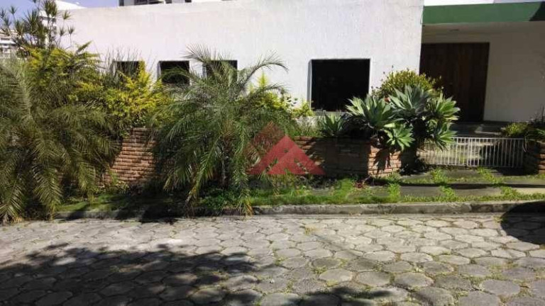 Imagem Casa com 2 Quartos à Venda, 440 m² em Santa Rosa - Niterói Imagem Casa com 2 Quartos à Venda, 440 m² em Santa Rosa - Niterói