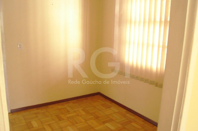 Imagem Casa com 2 Quartos à Venda, 326 m² em Vila Jardim - Porto Alegre Imagem Casa com 2 Quartos à Venda, 326 m² em Vila Jardim - Porto Alegre
