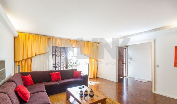 Imagem Casa com 3 Quartos à Venda, 327 m² em Chácara Das Pedras - Porto Alegre Imagem Casa com 3 Quartos à Venda, 327 m² em Chácara Das Pedras - Porto Alegre
