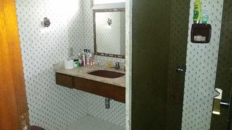 Imagem Sobrado com 5 Quartos à Venda, 353 m² em Vila Jacuí - São Paulo Imagem Sobrado com 5 Quartos à Venda, 353 m² em Vila Jacuí - São Paulo