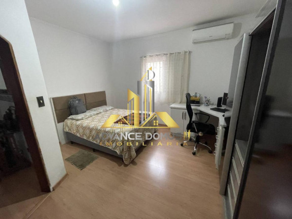 Imagem Casa de Vila com 2 Quartos à Venda, 215 m²