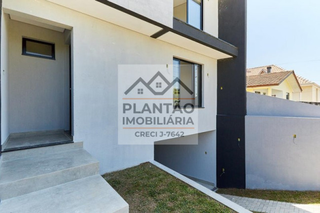 Sobrado com 3 Quartos à Venda, 137 m² em Boa Vista - Curitiba