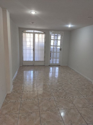 Imagem Casa com 2 Quartos à Venda, 107 m² em Jardim Amália - Volta Redonda Imagem Casa com 2 Quartos à Venda, 107 m² em Jardim Amália - Volta Redonda