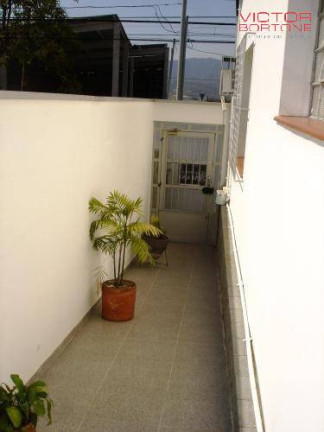 Imagem Casa com 8 Quartos à Venda, 275 m² em Jardim Santista - Mogi Das Cruzes Imagem Casa com 8 Quartos à Venda, 275 m² em Jardim Santista - Mogi Das Cruzes