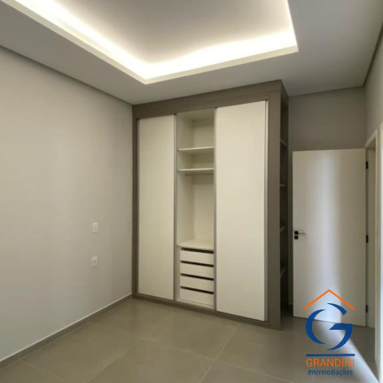 Imagem Imóvel com 3 Quartos à Venda, 330 m² em Condomínio Califórnia - Estiva Gerbi Imagem Imóvel com 3 Quartos à Venda, 330 m² em Condomínio Califórnia - Estiva Gerbi