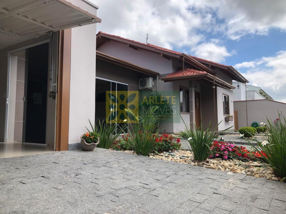 Imagem Casa com 2 Quartos à Venda, 70 m² em Centro - Tijucas Imagem Casa com 2 Quartos à Venda, 70 m² em Centro - Tijucas