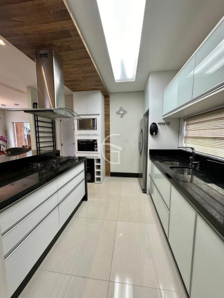 Imagem Casa com 3 Quartos à Venda, em América - Joinville Imagem Casa com 3 Quartos à Venda, em América - Joinville