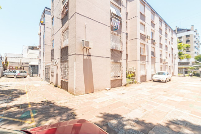 Imagem Imóvel com 2 Quartos à Venda, 48 m² em Passo Da Areia - Porto Alegre Imagem Imóvel com 2 Quartos à Venda, 48 m² em Passo Da Areia - Porto Alegre