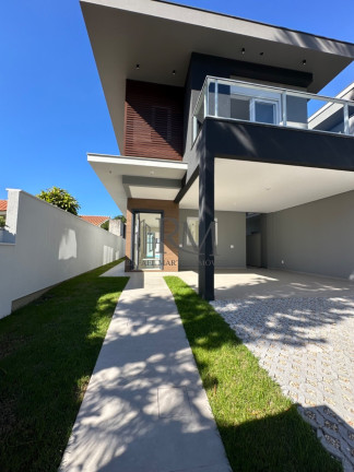 Imagem Sobrado com 3 Quartos à Venda, 176 m² em Lagoa Da Conceição - Florianópolis Imagem Sobrado com 3 Quartos à Venda, 176 m² em Lagoa Da Conceição - Florianópolis