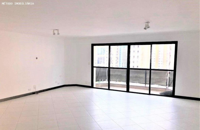 Imagem Imóvel com 3 Quartos à Venda, 240 m² em Itaim Bibi - São Paulo Imagem Imóvel com 3 Quartos à Venda, 240 m² em Itaim Bibi - São Paulo