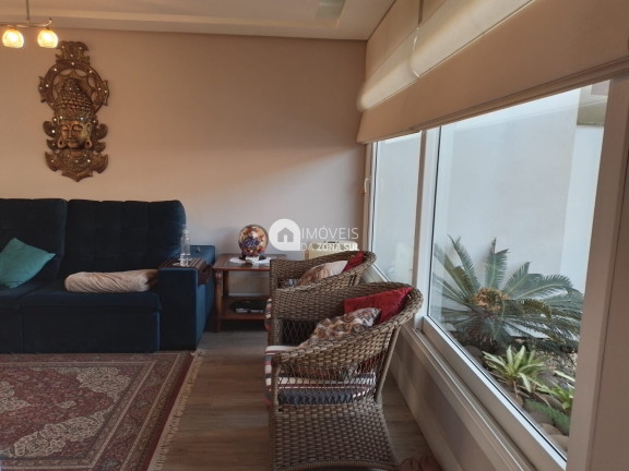 Imagem Casa com 3 Quartos à Venda, 180 m²