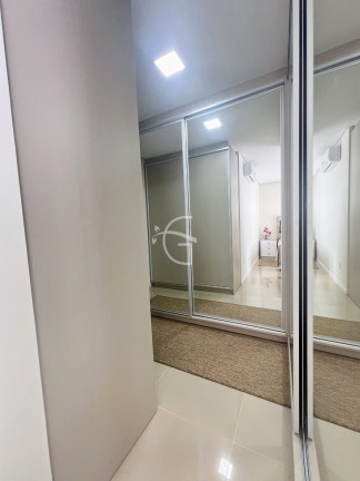 Imagem Imóvel com 3 Quartos à Venda, 168 m² em Anita Garibaldi - Joinville Imagem Imóvel com 3 Quartos à Venda, 168 m² em Anita Garibaldi - Joinville