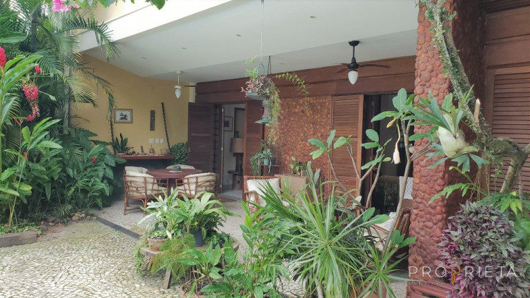 Imagem Casa com 7 Quartos à Venda, 600 m² em Itanhangá - Rio De Janeiro Imagem Casa com 7 Quartos à Venda, 600 m² em Itanhangá - Rio De Janeiro