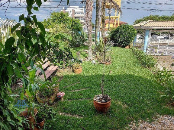 Casa com 3 Quartos à Venda, 179 m² em Morro Das Pedras - Florianópolis