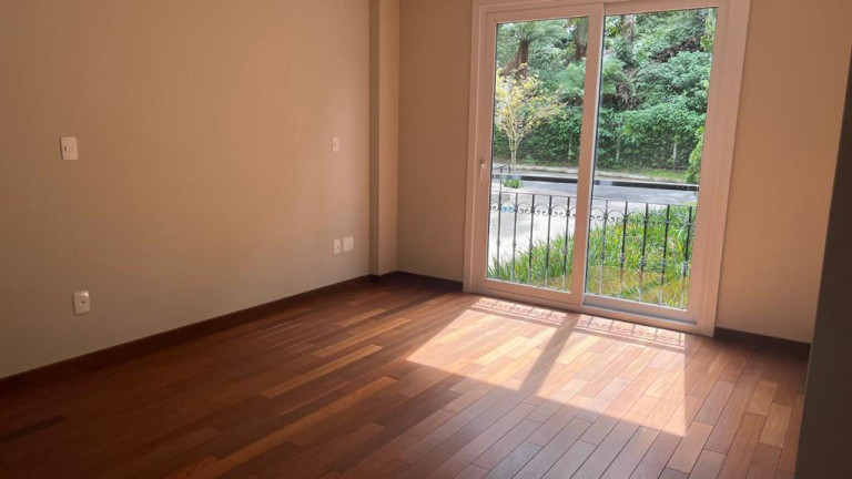 Imagem Imóvel com 2 Quartos à Venda, 117 m² em Jardim Bela Vista - Gramado Imagem Imóvel com 2 Quartos à Venda, 117 m² em Jardim Bela Vista - Gramado