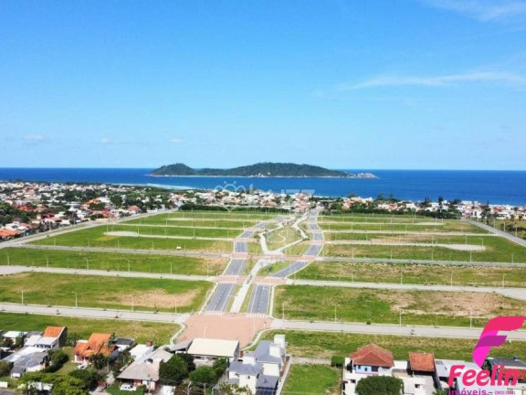 Imagem Casa com 3 Quartos à Venda, 165 m² em Campeche - Florianópolis Imagem Casa com 3 Quartos à Venda, 165 m² em Campeche - Florianópolis