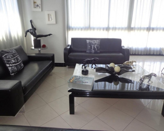 Imagem Imóvel com 4 Quartos à Venda, 450 m² em Pitangueiras - Guarujá Imagem Imóvel com 4 Quartos à Venda, 450 m² em Pitangueiras - Guarujá