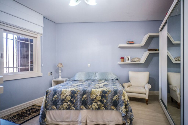 Imagem Casa com 5 Quartos à Venda, em Santa Tereza - Porto Alegre Imagem Casa com 5 Quartos à Venda, em Santa Tereza - Porto Alegre