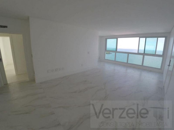 Imagem Apartamento com 3 Quartos à Venda, 151 m² em Centro - Balneário Camboriú Imagem Apartamento com 3 Quartos à Venda, 151 m² em Centro - Balneário Camboriú