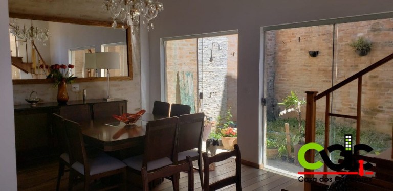 Imagem Sobrado com 3 Quartos à Venda, em Jardim Centenário - Poços De Caldas Imagem Sobrado com 3 Quartos à Venda, em Jardim Centenário - Poços De Caldas