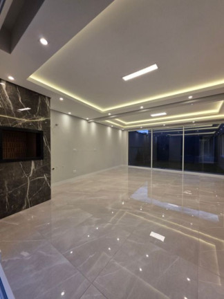 Imagem Casa com 3 Quartos à Venda, 284 m² em Santo Inácio - Curitiba Imagem Casa com 3 Quartos à Venda, 284 m² em Santo Inácio - Curitiba