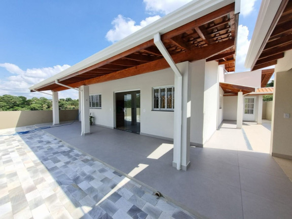 Imagem Chácara com 3 Quartos à Venda, 195 m² em Monterrey - Louveira