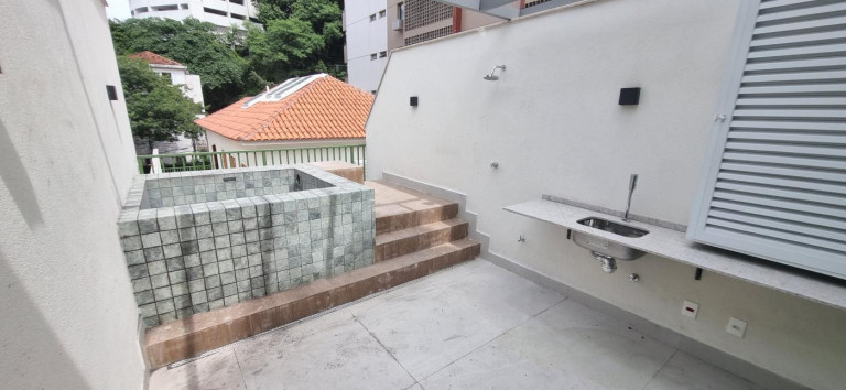 Imagem Casa com 2 Quartos à Venda, 90 m² em Lagoa - Rio De Janeiro Imagem Casa com 2 Quartos à Venda, 90 m² em Lagoa - Rio De Janeiro