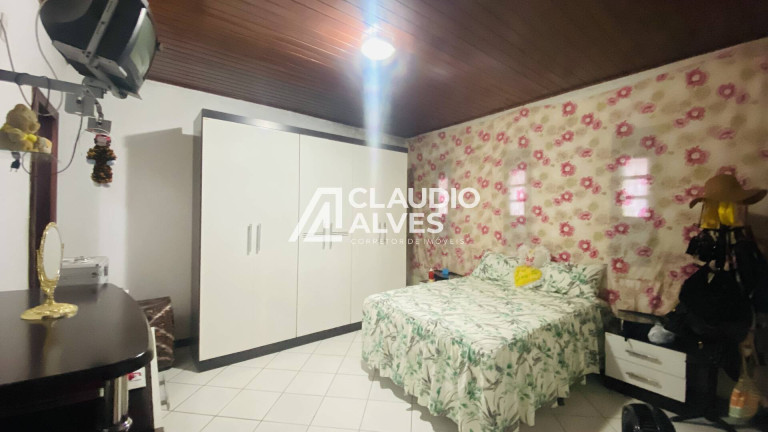 Imagem Casa com 3 Quartos à Venda, 200 m² em Conjunto Feira Vi - Feira De Santana Imagem Casa com 3 Quartos à Venda, 200 m² em Conjunto Feira Vi - Feira De Santana