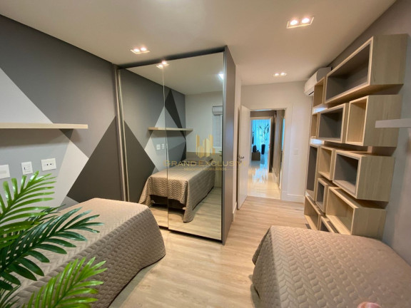 Imagem Apartamento com 3 Quartos à Venda, 110 m² em Centro - Balneário Camboriú Imagem Apartamento com 3 Quartos à Venda, 110 m² em Centro - Balneário Camboriú