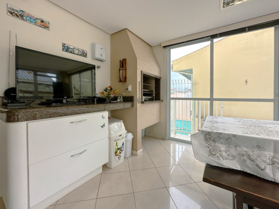 Imagem Casa com 3 Quartos à Venda, 334 m² em Capoeiras - Florianópolis Imagem Casa com 3 Quartos à Venda, 334 m² em Capoeiras - Florianópolis