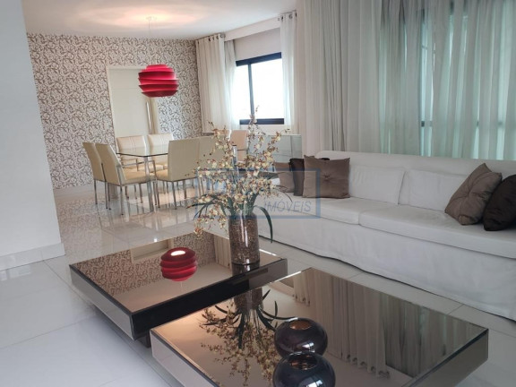 Apartamento com 3 Quartos para Alugar, 230 m² em Aclimação - São Paulo
