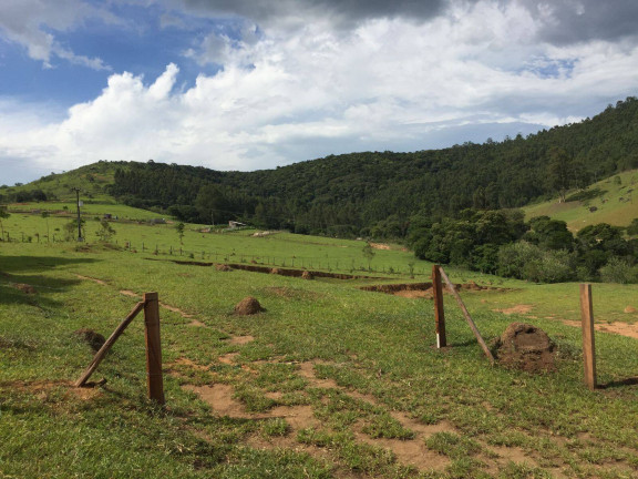 Imagem Chácara à Venda, 20 m² em Agudo Dos Frias - Bragança Paulista Imagem Chácara à Venda, 20 m² em Agudo Dos Frias - Bragança Paulista