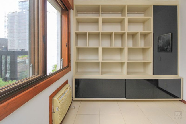Imagem Imóvel com 3 Quartos à Venda, 200 m² em Auxiliadora - Porto Alegre Imagem Imóvel com 3 Quartos à Venda, 200 m² em Auxiliadora - Porto Alegre