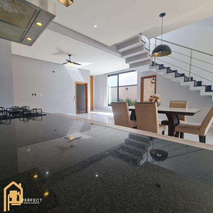 Imagem Casa com 3 Quartos à Venda, 232 m² em Piracangaguá - Taubaté Imagem Casa com 3 Quartos à Venda, 232 m² em Piracangaguá - Taubaté