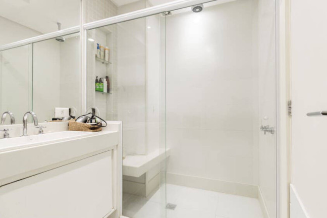 Imagem Apartamento com 3 Quartos à Venda, em Ipanema - Rio De Janeiro Imagem Apartamento com 3 Quartos à Venda, em Ipanema - Rio De Janeiro