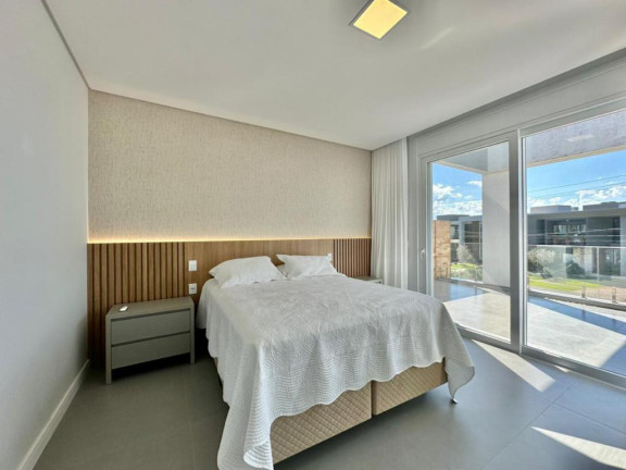 Imagem Casa com 4 Quartos à Venda, em -- - Capao Da Canoa Imagem Casa com 4 Quartos à Venda, em -- - Capao Da Canoa