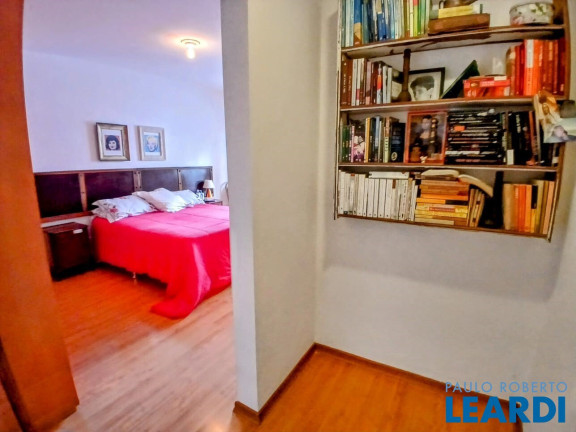 Imagem Sobrado com 3 Quartos à Venda, 217 m² em Vila Gilda - Santo André Imagem Sobrado com 3 Quartos à Venda, 217 m² em Vila Gilda - Santo André