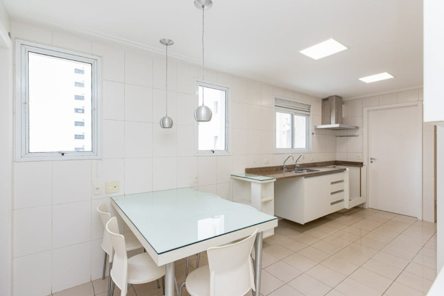 Imagem Imóvel com 3 Quartos à Venda, 158 m² em Moema - São Paulo Imagem Imóvel com 3 Quartos à Venda, 158 m² em Moema - São Paulo
