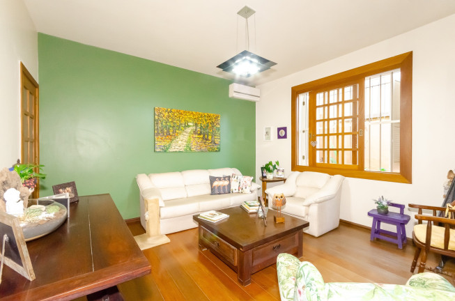 Imagem Casa com 4 Quartos à Venda, 332 m² em Petrópolis - Porto Alegre Imagem Casa com 4 Quartos à Venda, 332 m² em Petrópolis - Porto Alegre